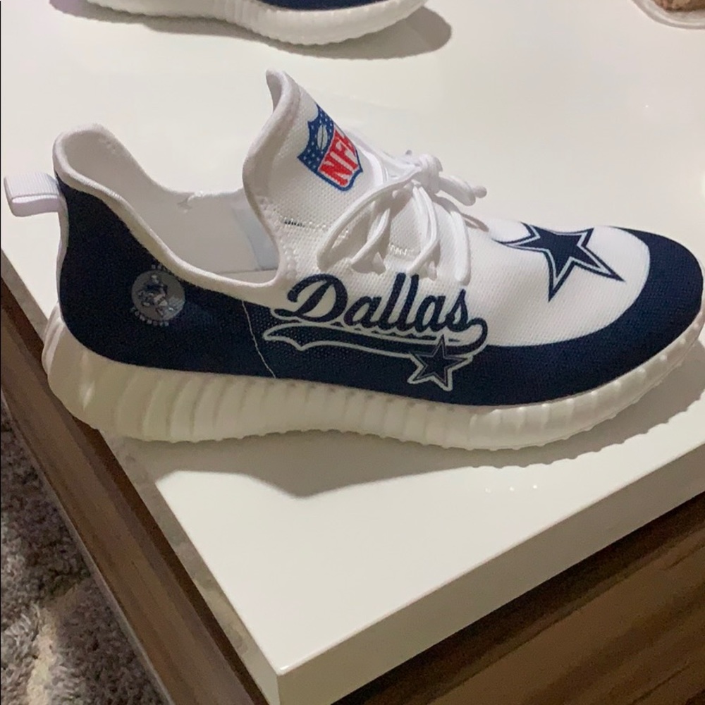 Men’s size 44 sneakers.